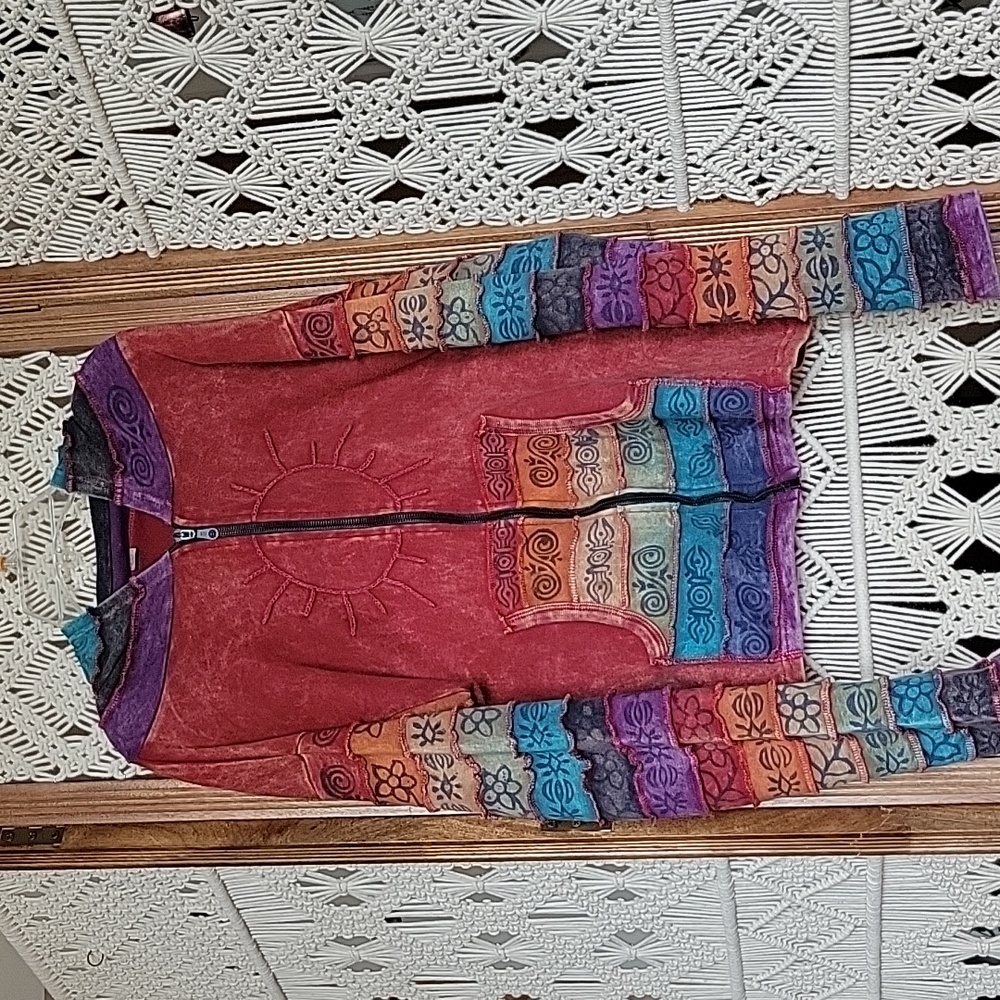 Multi colored sweatshirt with hood.Boho style. Size XL but actually seems like S - Picture 1 of 6